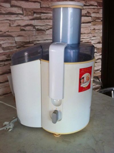 Лот: 5429626. Фото: 1. Соковыжималка. Кухонная