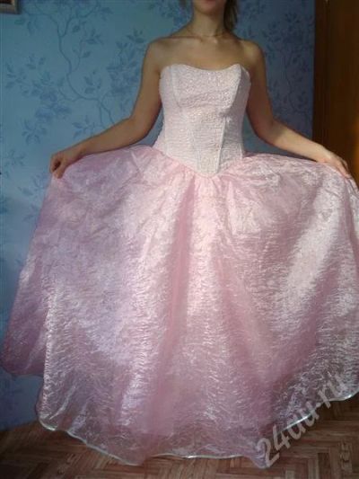 Лот: 589931. Фото: 1. очень красивое платье на выпускной... Платья