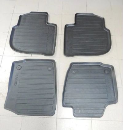 Лот: 11706708. Фото: 1. Оригинальные ковры в салон Skoda... Чехлы, коврики, оплетки руля