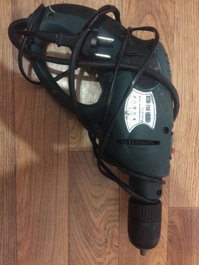 Лот: 17287229. Фото: 1. Ударная Дрель bort-bsm 750, повторно. Электроинструмент