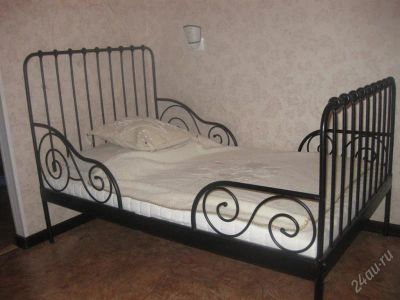 Лот: 937899. Фото: 1. детская кованая кровать раздвижная... Детские кровати и кроватки