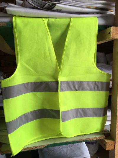 Лот: 11458873. Фото: 1. Жилет сигнальный светоотражающий. Жилеты светоотражающие