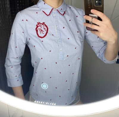 Лот: 21435239. Фото: 1. Рубашка с сердцем из бисера Ostin... Блузы, рубашки