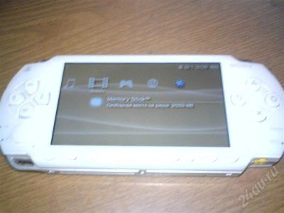 Лот: 534540. Фото: 1. PSP Fat White прошита 5.00 m33-6. Игровые приставки, консоли