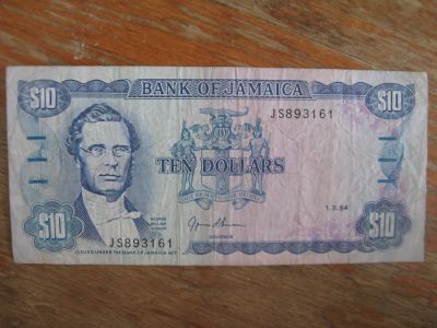 Лот: 18617100. Фото: 1. Ямайка 10 долларов 1994 года. Америка