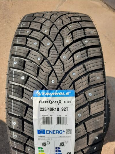 Лот: 25890323. Фото: 1. 225/40 R18 92T Triangle IcelynX... Шины