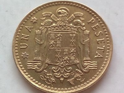 Лот: 21128775. Фото: 1. Монета Испании 1 песета, 1975. Европа