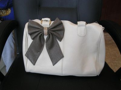 Лот: 4104566. Фото: 1. Сумочка женская белая. Сумки