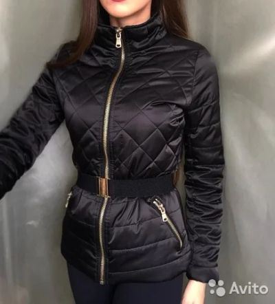 Лот: 7248112. Фото: 1. Куртка черная,золотые замки,бесплатная... Верхняя одежда