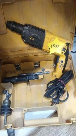 Лот: 8200848. Фото: 1. Шуруповерт. Электроинструмент