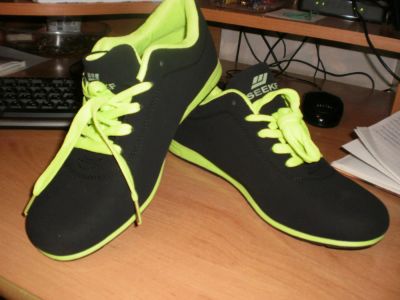 Лот: 6420268. Фото: 1. Кроссовки 39 р-р. Кеды, кроссовки, слипоны