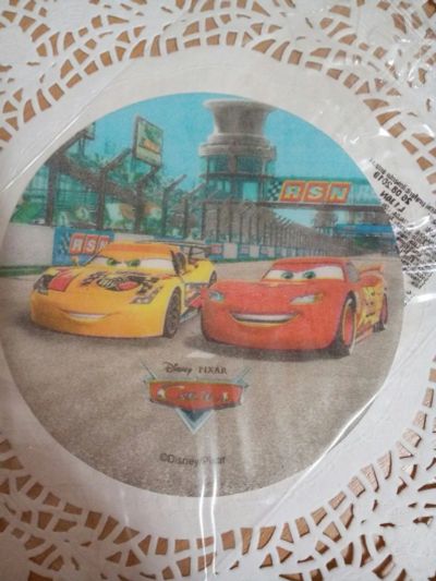 Лот: 6061250. Фото: 1. торт с вафельными картинками. Торты, пирожные