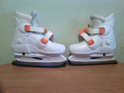 Лот: 8035337. Фото: 1. Коньки детские. Коньки