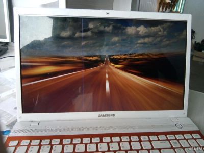 Лот: 10035327. Фото: 1. ноутбук Samsung NP300V5A: i3 GT520MX... Ноутбуки