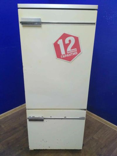 Лот: 12047298. Фото: 1. Холодильник (эконом) бирюса б-18... Холодильники, морозильные камеры