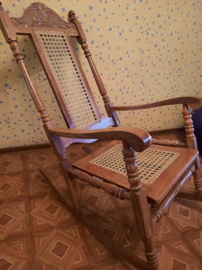 Лот: 20735811. Фото: 1. Кресло качалка из красного дерева... Другое (мебель)