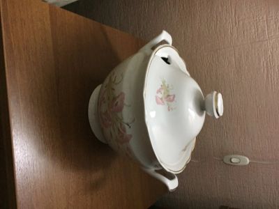 Лот: 16206486. Фото: 1. супница с розоввми цветами. Предметы сервировки