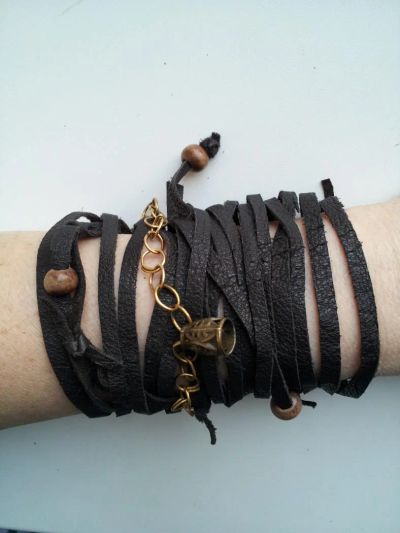 Лот: 4864414. Фото: 1. Браслет кожаный с отделкой из... Браслеты