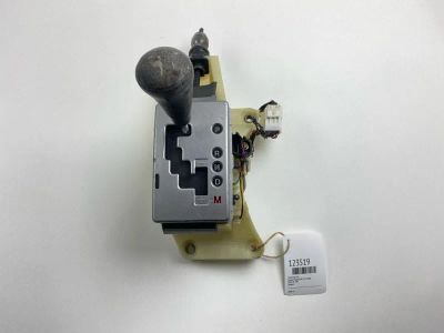 Лот: 25883089. Фото: 1. Селектор КПП Mazda Mazda3 2006... Двигатель и элементы двигателя