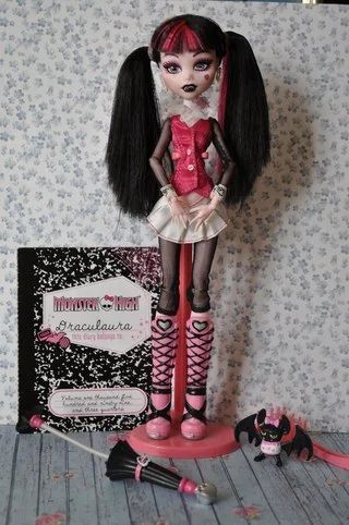 Лот: 6735588. Фото: 1. Кукла дракулаура монстер хай. Куклы и аксессуары