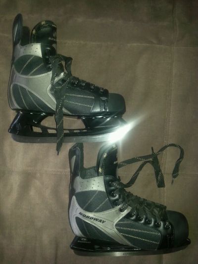 Лот: 6156898. Фото: 1. Коньки. Коньки