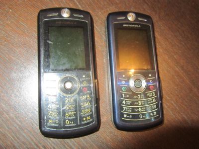 Лот: 1290704. Фото: 1. Два телефона. Motorola L9 (Полностью... Кнопочные мобильные телефоны