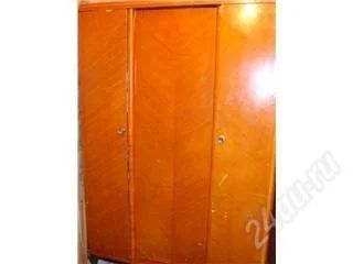 Лот: 105895. Фото: 1. Шкаф трехстворчатый 60-х годов... Диваны