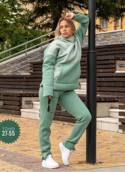 Лот: 25882572. Фото: 1. Костюм спортивный на флисе Размер... Спортивные костюмы