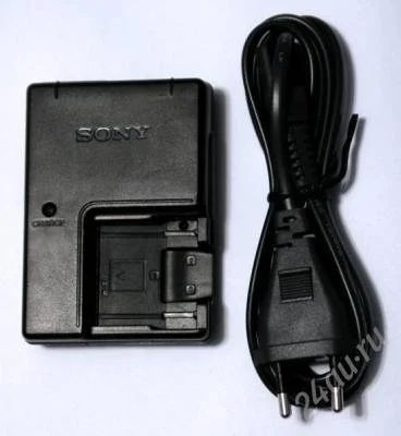 Лот: 1796592. Фото: 1. Зарядное устройство для фотокамеры... Аккумуляторы, зарядные