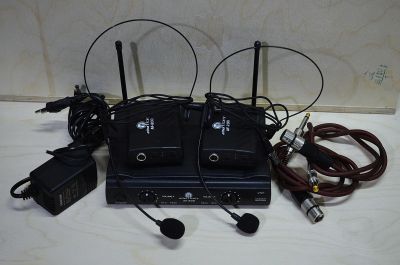 Лот: 25897596. Фото: 1. Arthur Forty AF-200B Двойные наголовные... Микшеры, предусилители, микрофонные эффекты