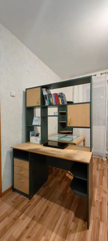 Лот: 25887126. Фото: 1. Стол письменный, компьютерный... Компьютерные и письменные столы