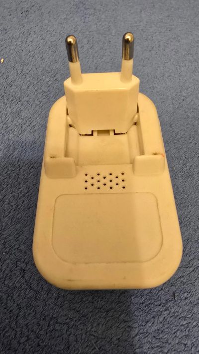 Лот: 25899789. Фото: 1. Универсальное сетевое зарядное... Зарядные устройства, блоки питания, адаптеры сетевые для смартфонов