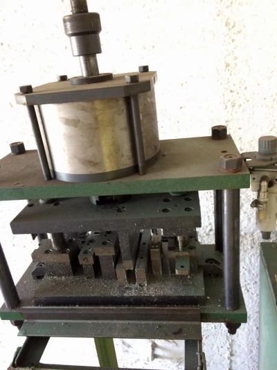 Лот: 9899215. Фото: 1. Пресс вырубной пневматический... Промышленное