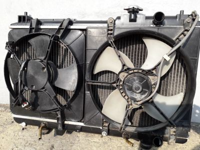 Лот: 14376582. Фото: 1. Радиатор Honda Cr-v RD1 1999г. Двигатель и элементы двигателя