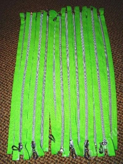 Лот: 190477. Фото: 1. Молнии салатовые 40 см. Украшения, фурнитура