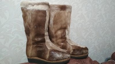 Лот: 15274875. Фото: 1. Унты женские, р. 39. Сапоги