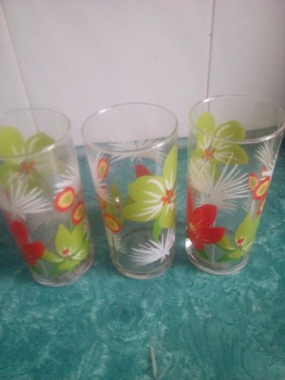 Лот: 15215066. Фото: 1. 3 стакана красочных стеклянных... Кружки, стаканы, бокалы