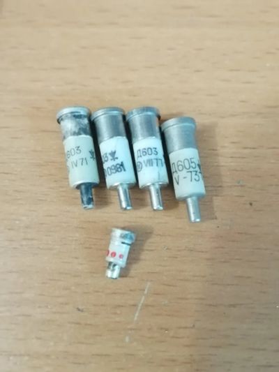 Лот: 25880457. Фото: 1. Диоды СВЧ Д603 3 шт Д605 1 шт... Диоды и тиристоры