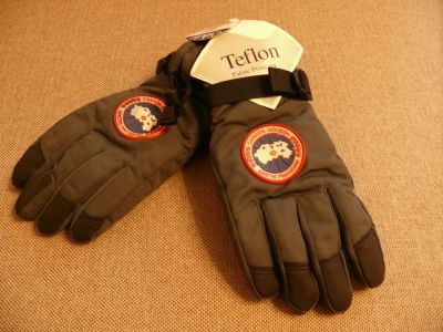 Лот: 6644335. Фото: 1. перчатки Canada Goose. Перчатки, варежки, митенки