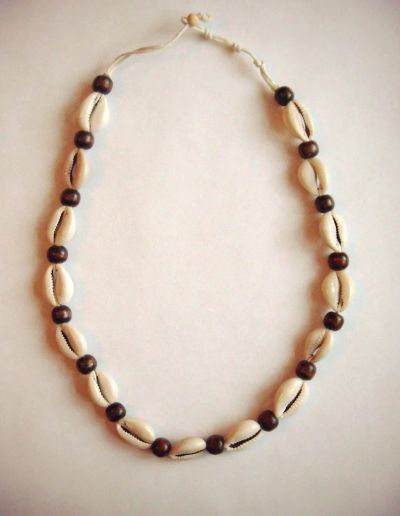 Лот: 3408037. Фото: 1. Бусы из каури. Бусы