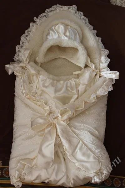 Лот: 2682147. Фото: 1. Раскошный конверт-одеяло на выписку... Комплекты, конверты на выписку