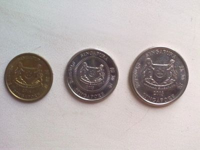 Лот: 9884762. Фото: 1. Сингапур монеты состояние на фото. Азия