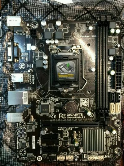 Лот: 14500862. Фото: 1. Gigabyte GA H81M S1+ задняя планка. Материнские платы