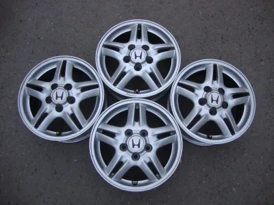 Лот: 22153633. Фото: 1. Комплект Оригинальных Литыx дисков... Диски