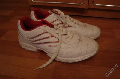 Лот: 2723079. Фото: 1. кроссовки новые 39 размер. Кеды, кроссовки, слипоны