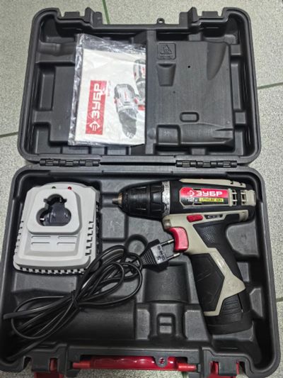 Лот: 25896058. Фото: 1. Шуруповёрт Зубр. Электроинструмент