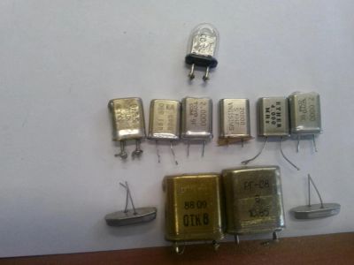 Лот: 4211734. Фото: 1. Кварц (РГ-08, РГ-05 и еще бонусом... Другое (радиодетали  (электронные компоненты))