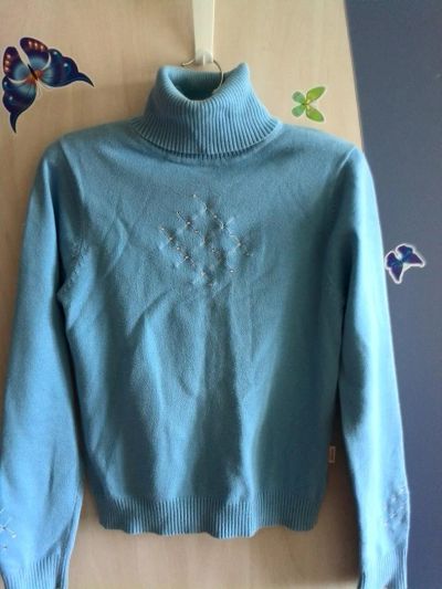 Лот: 4354823. Фото: 1. Свитер голубой. Свитеры, толстовки, худи