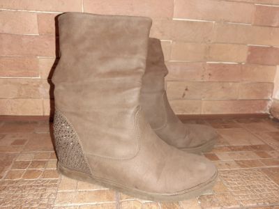 Лот: 15603396. Фото: 1. Сапожки р.39. Ботильоны, полусапожки