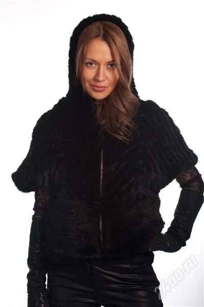 Лот: 1108981. Фото: 1. Жилет из вязанной норки с капюшоном... Верхняя одежда